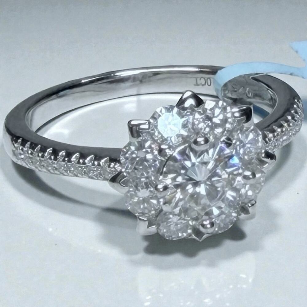 Moissanite Sterling Silver Flower  Ring Size 7 NWT